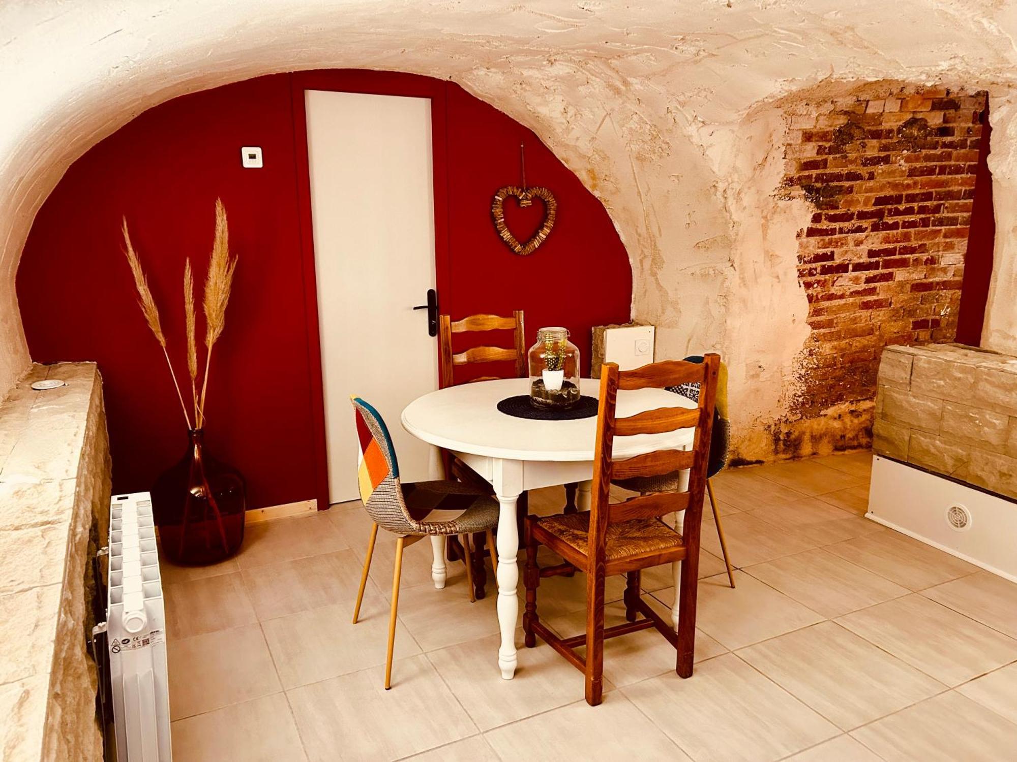 La Cave Aux Lumieres - Proche Centre-Ville - 2 Chambres - Wifi Renaison Kültér fotó